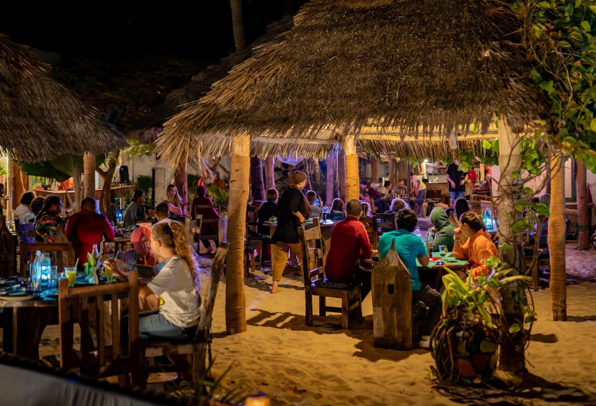 Pili Pili Beach Bungalows 잠비아니 외부 사진